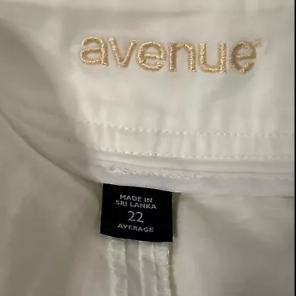 Avenue White Capri. Preowned in excellent condition, size‎ 22. - Picture 4 of 5